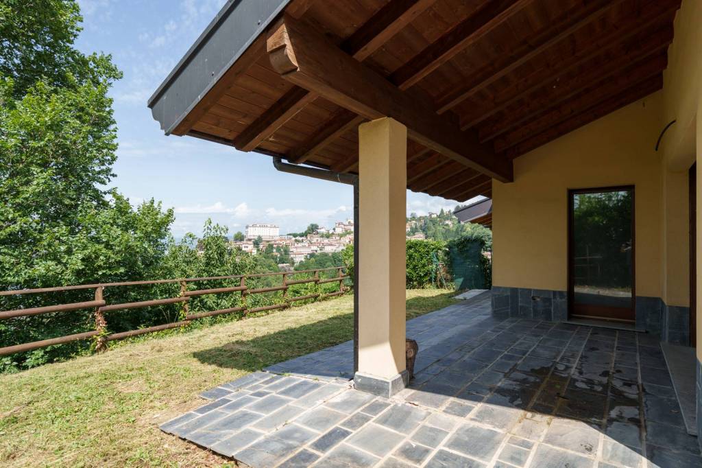 Villa Bifamiliare in vendita a Brunate