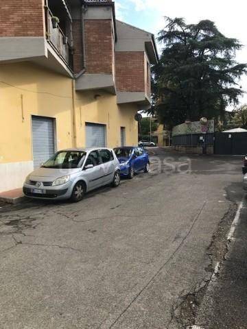 Negozio in in affitto da privato a Poggibonsi via Gorizia, 26