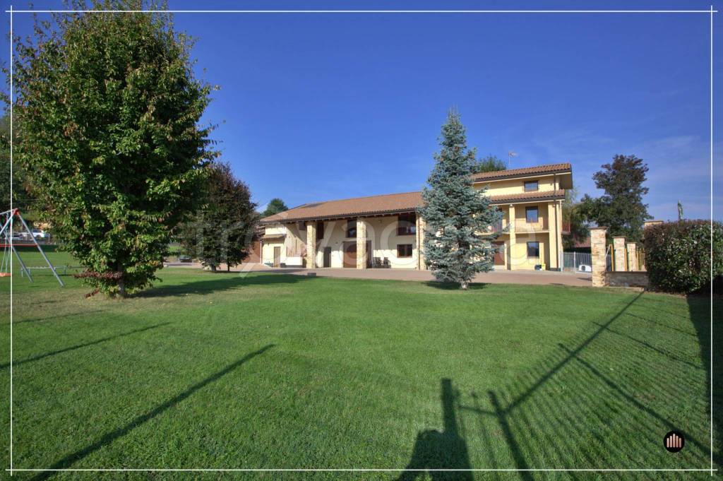 Villa in vendita a Cervasca via Borgo San Dalmazzo, 79