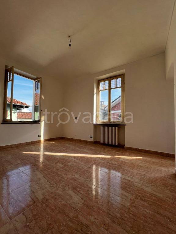 Appartamento in vendita a La Loggia via Leonardo Bistolfi, 84