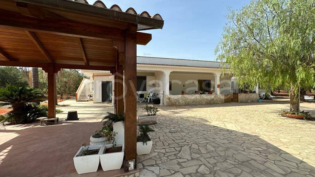 Villa in vendita a Carovigno contrada Pezze Morelli
