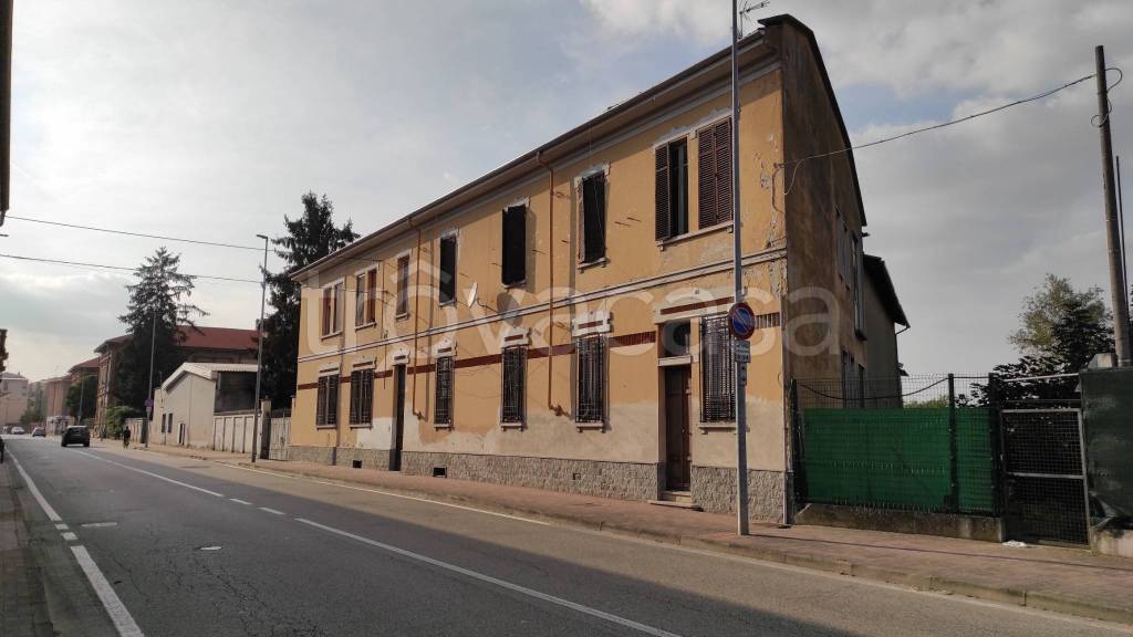 Villa Bifamiliare in vendita a Vercelli via Trento, 13