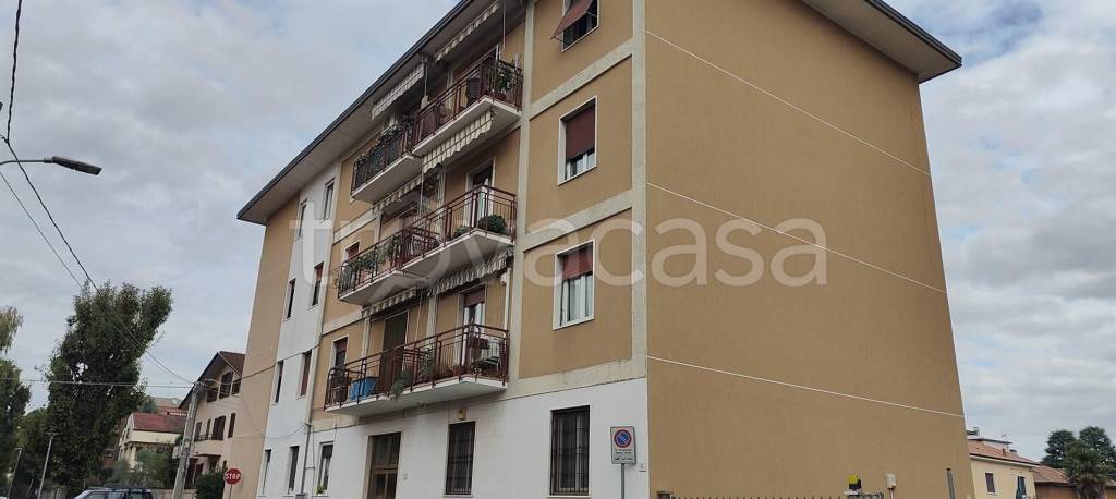 Appartamento in vendita a San Vittore Olona locati, 8