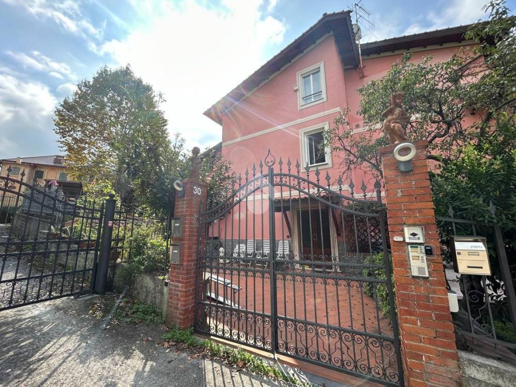 Appartamento in vendita a Serra Riccò via Ronco Pasquale, 30