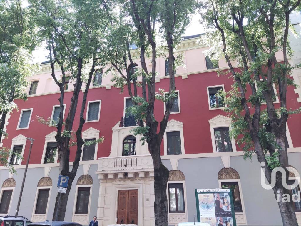 Appartamento in vendita a Pavia viale Vittorio Emanuele II