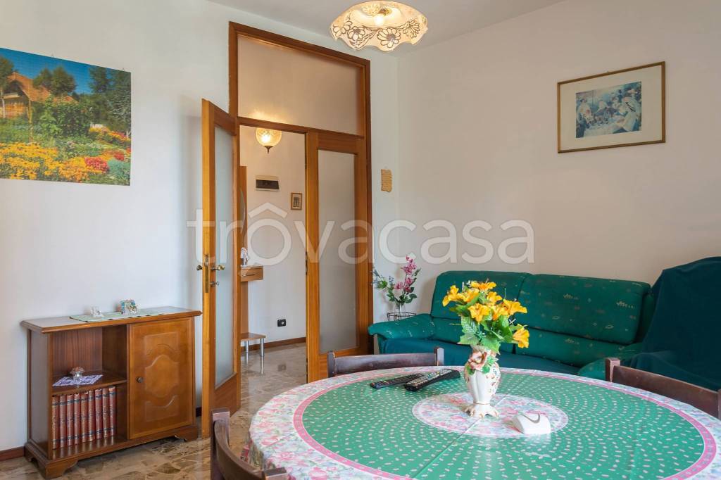 Appartamento in vendita a Curno via Guglielmo Marconi, 2