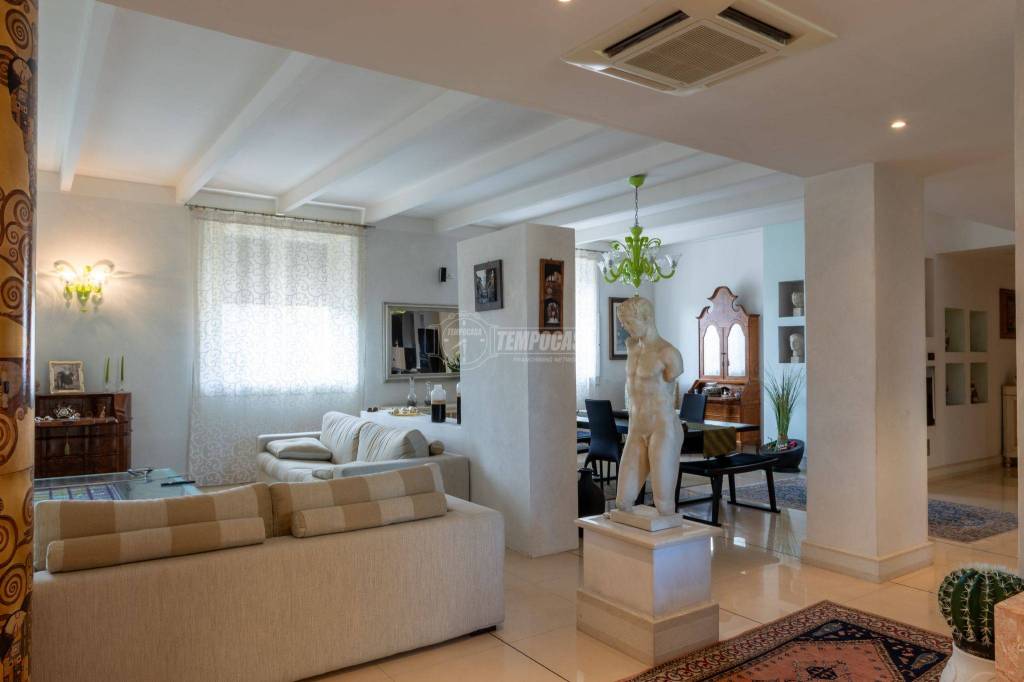 Appartamento in vendita a Ferrara viale Camillo Benso di Cavour, 80