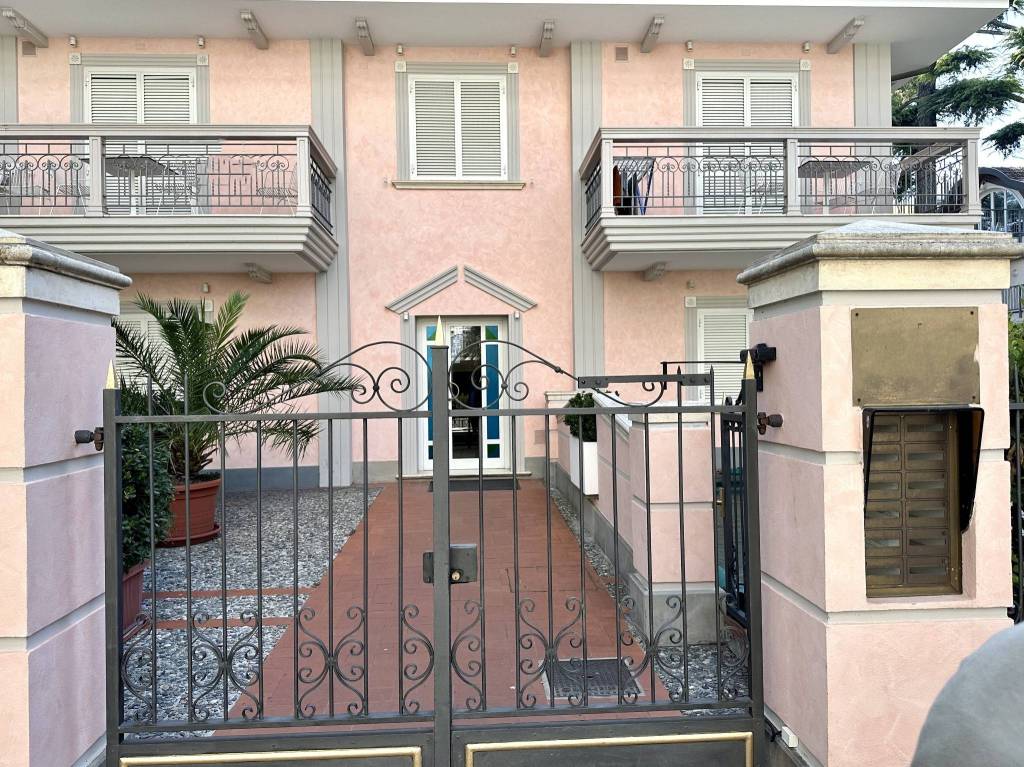 Villa Bifamiliare in vendita a Riccione