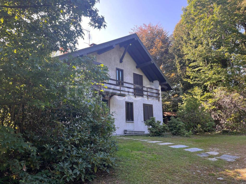Villa in in vendita da privato a Gattico-Veruno via Leonardi, 28