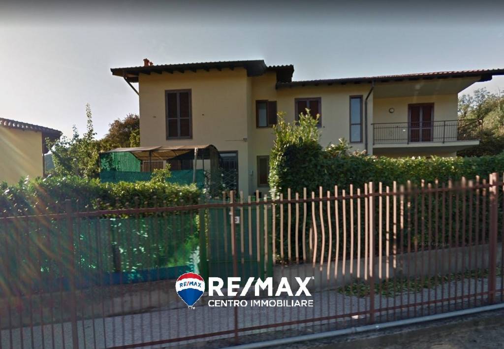Villa Bifamiliare in vendita a Lavena Ponte Tresa via Piacco
