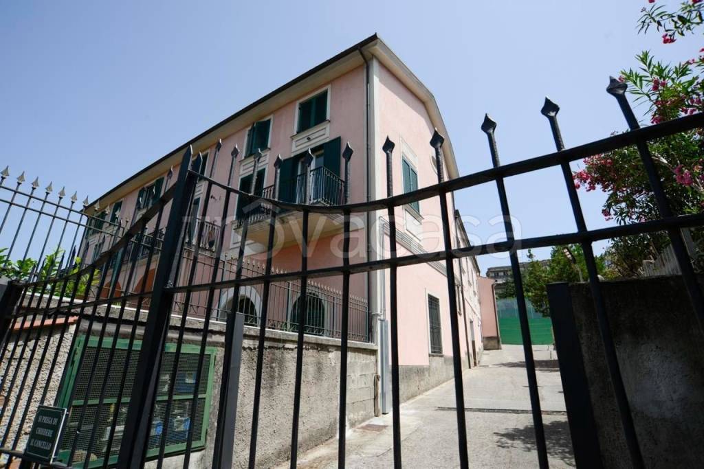 Appartamento in in vendita da privato a Salerno via degli Etruschi, 5