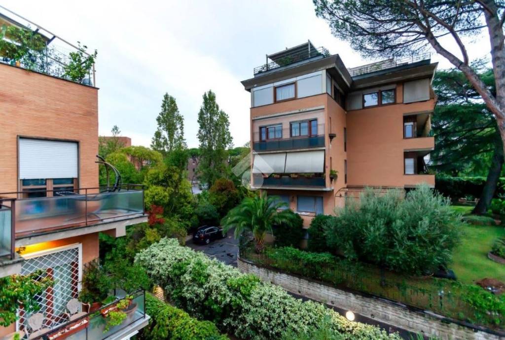 Appartamento in vendita a Roma via Cardinale Domenico Ferrata, 22