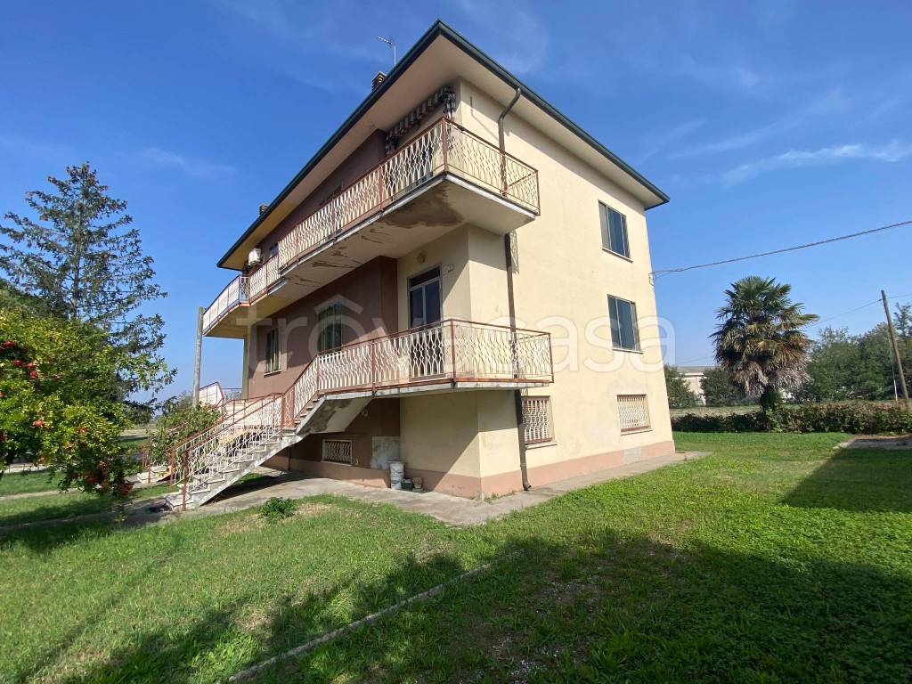 Villa Bifamiliare in vendita ad Argenta via Arzildo Salvatori, 22