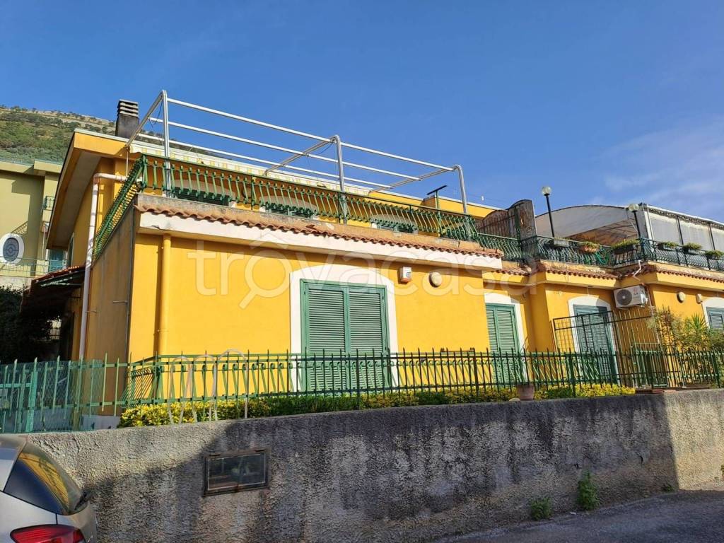 Villa Bifamiliare in vendita a San Cipriano Picentino via Tora di Pezzano