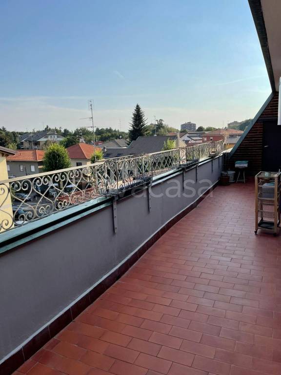 Appartamento in vendita a Garbagnate Milanese via Giuseppe Garibaldi, 103
