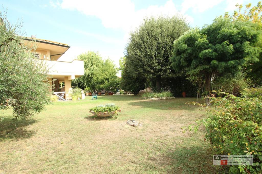 Villa in vendita a Capannori stradone di Camigliano