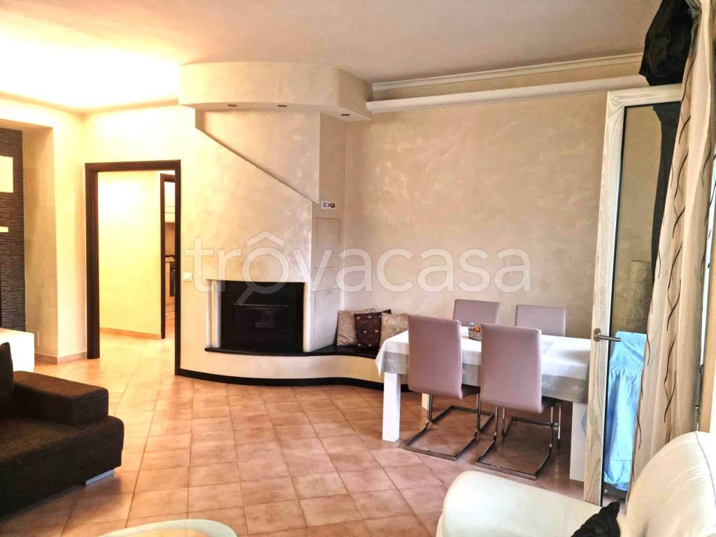 Appartamento in vendita a Sant'Angelo Romano via Palombarese, 26