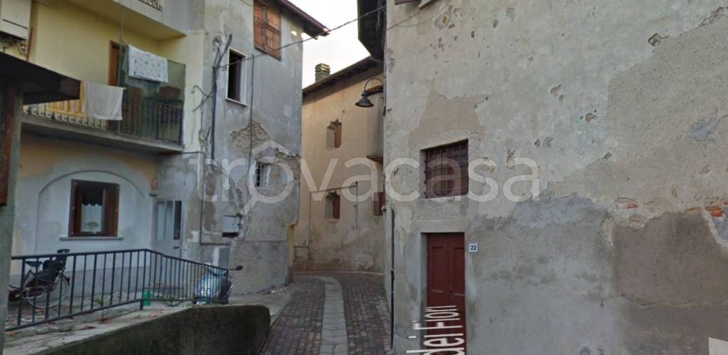 Appartamento all'asta a Garbagnate Monastero via Dei Fiori