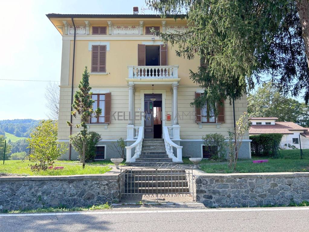 Villa in vendita ad Albareto strada Provinciale di Bertorella