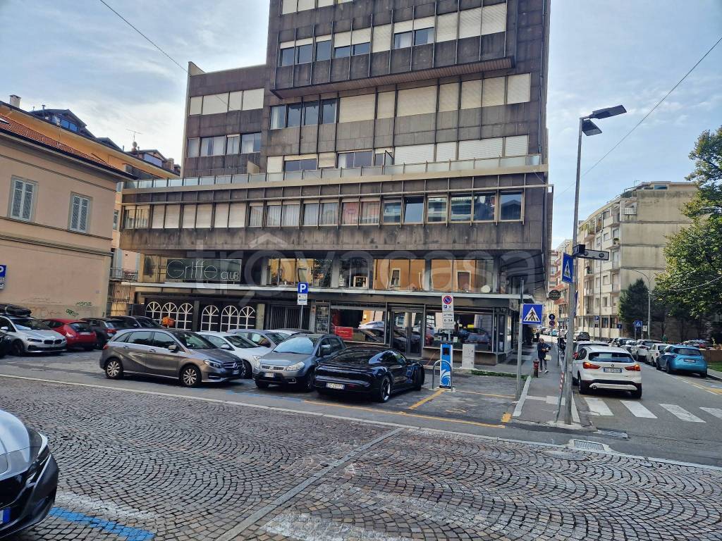 Ufficio in vendita a Varese via Giuseppe Speroni, 14