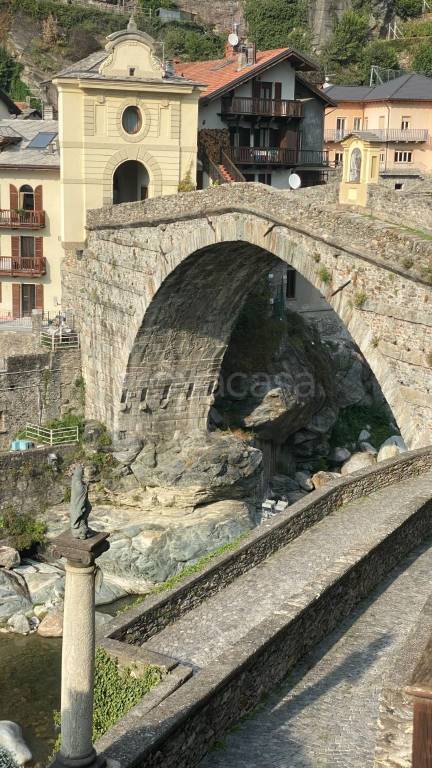 Appartamento in vendita a Pont-Saint-Martin via Francesco Marchetto, 9