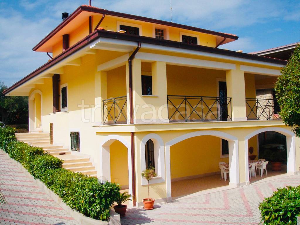 Villa Bifamiliare in vendita a Formello via del Frantoio, 14