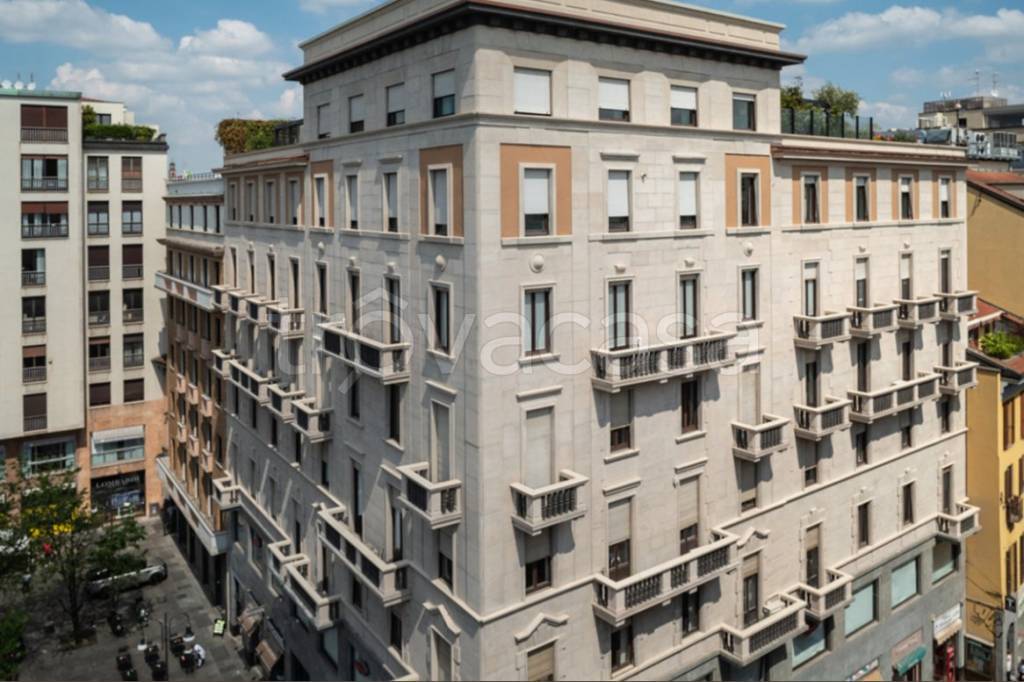 Appartamento in affitto a Milano piazza Santa Maria Beltrade, 2