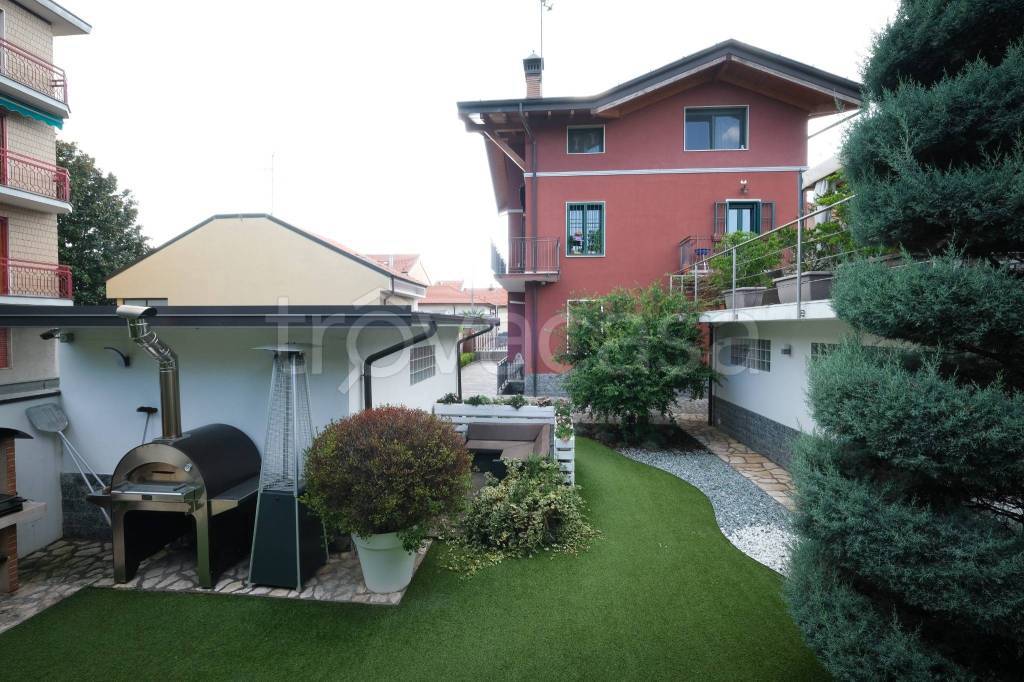 Villa Bifamiliare in vendita a Cormano via Giacomo Puccini, 8