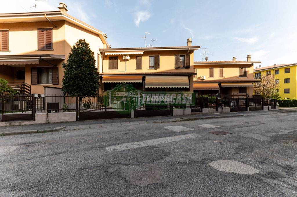 Villa a Schiera in vendita a Settala via Rossini 47