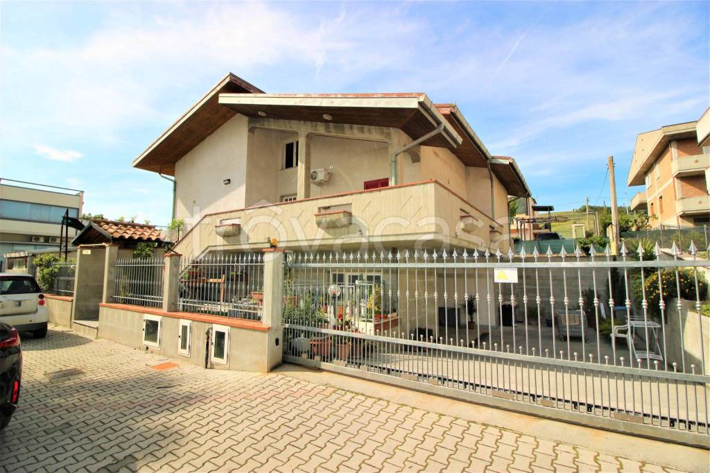 Villa Bifamiliare in vendita a Tortoreto via San Giovanni, 15