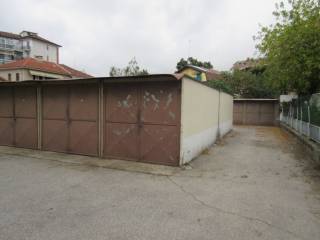 Garage in affitto a nichelino via torino, 78