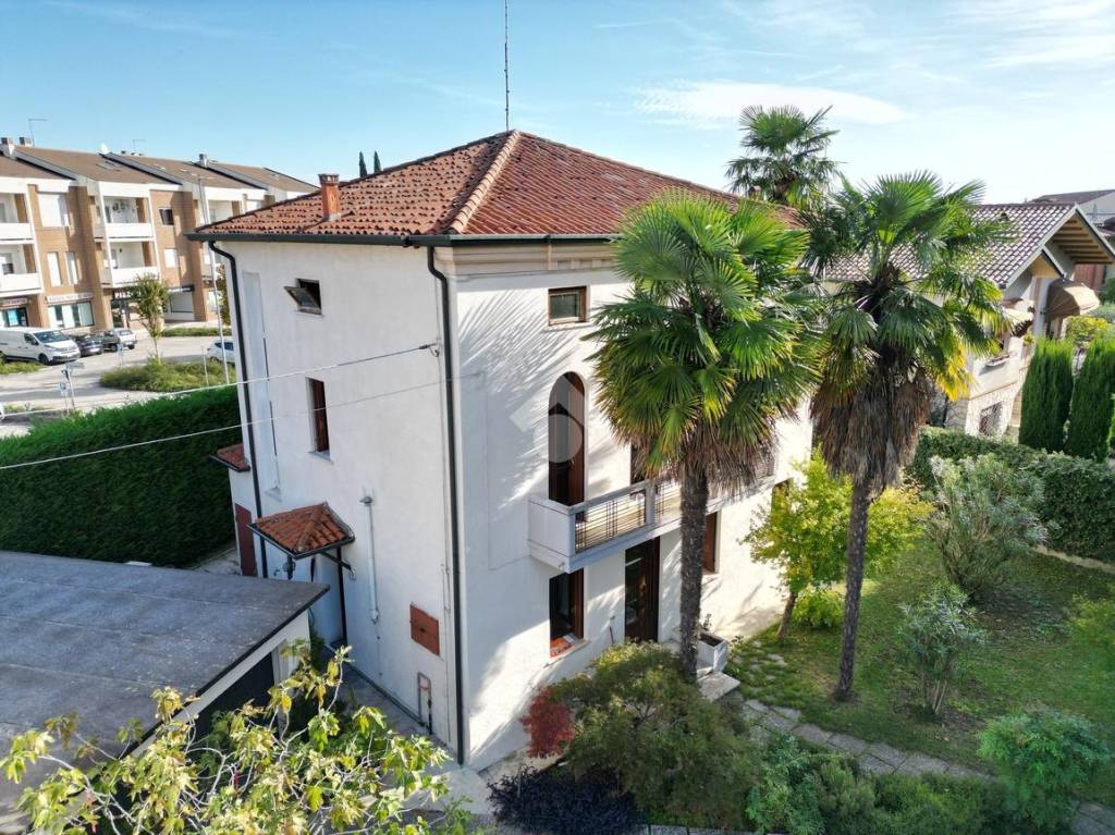 Villa in vendita a Sandrigo via ippodromo, 38