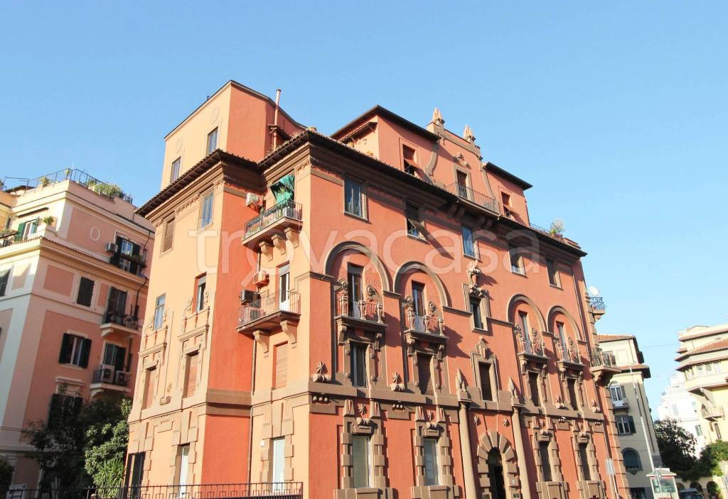 Appartamento in vendita a Roma via Giovanni Battista Morgagni
