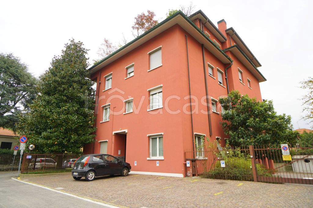 Appartamento in vendita a Cologno Monzese via Legnano, 4