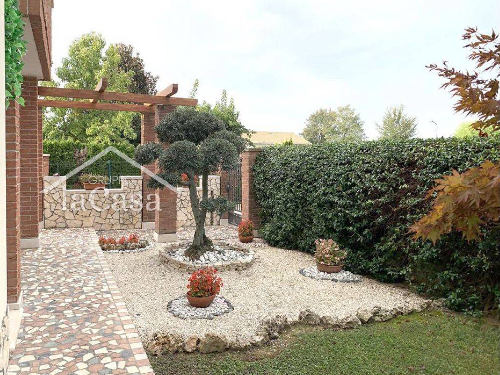 Villa Bifamiliare in vendita a Venezia via Gazzera Alta