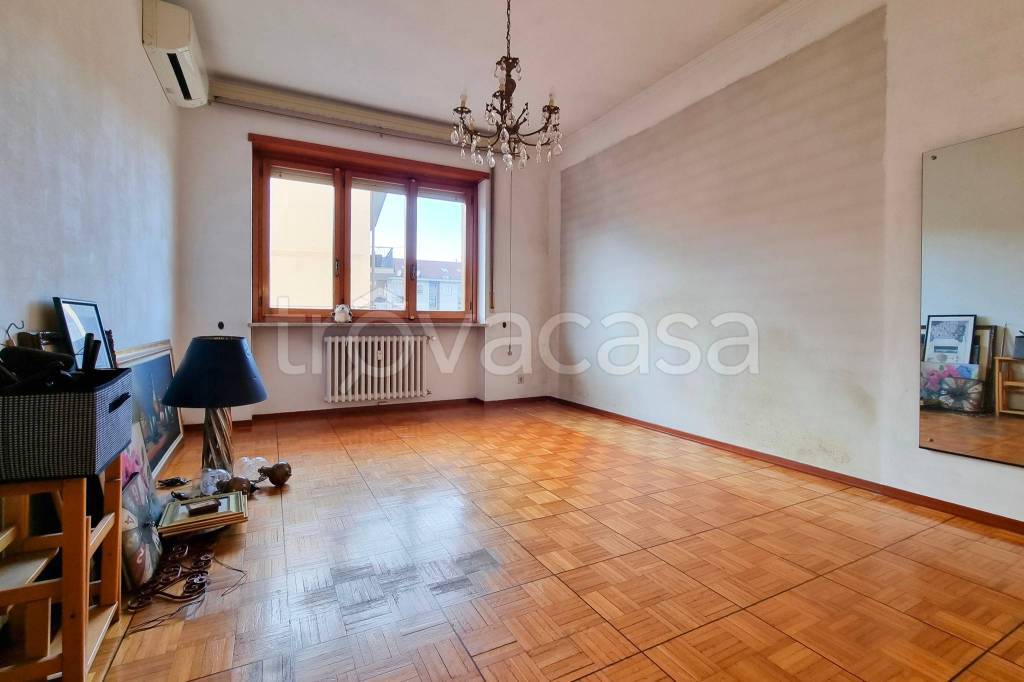 Appartamento in vendita a Moncalieri via Pastrengo