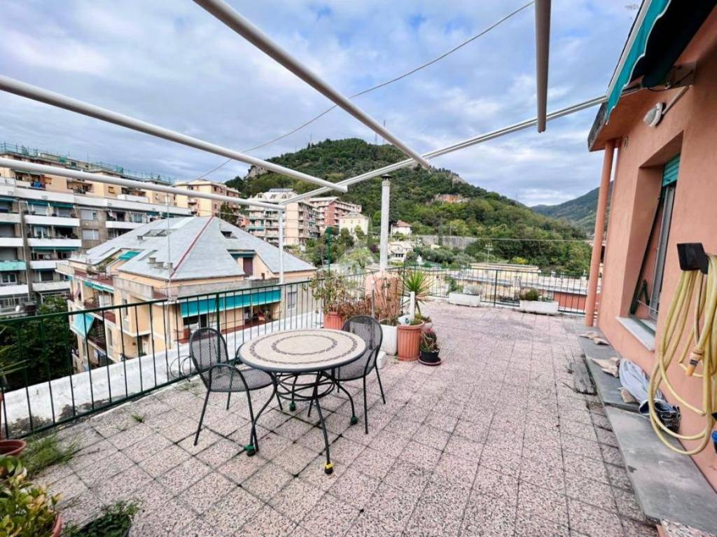 Appartamento in vendita a Genova via Giovanni Arrivabene