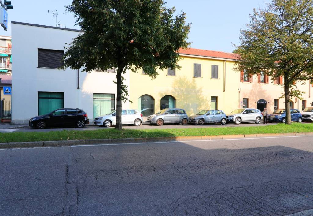 Negozio in vendita a Monza via Boito, 68