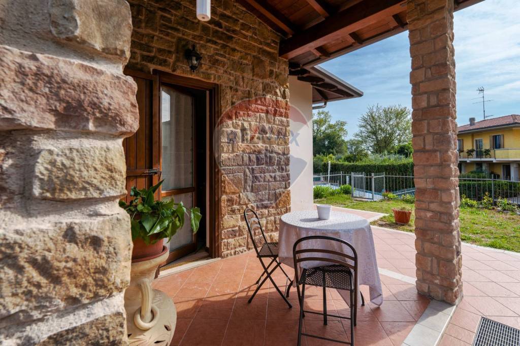 Villa in vendita a Manerba del Garda via Carere, 1
