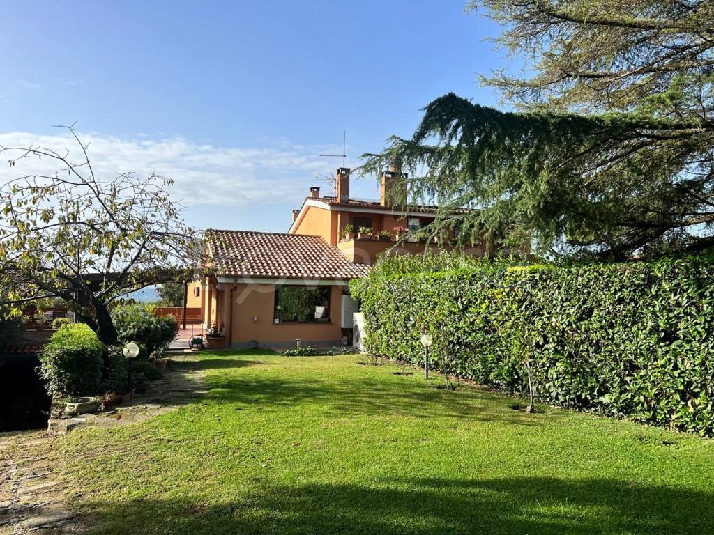 Villa Bifamiliare in vendita a Formello via Magliano, 56