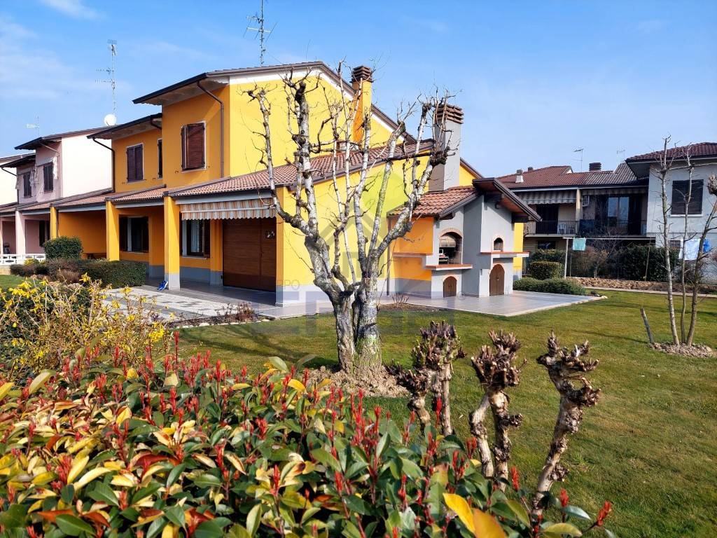 Villa a Schiera in vendita a Villanova sull'Arda via ursus