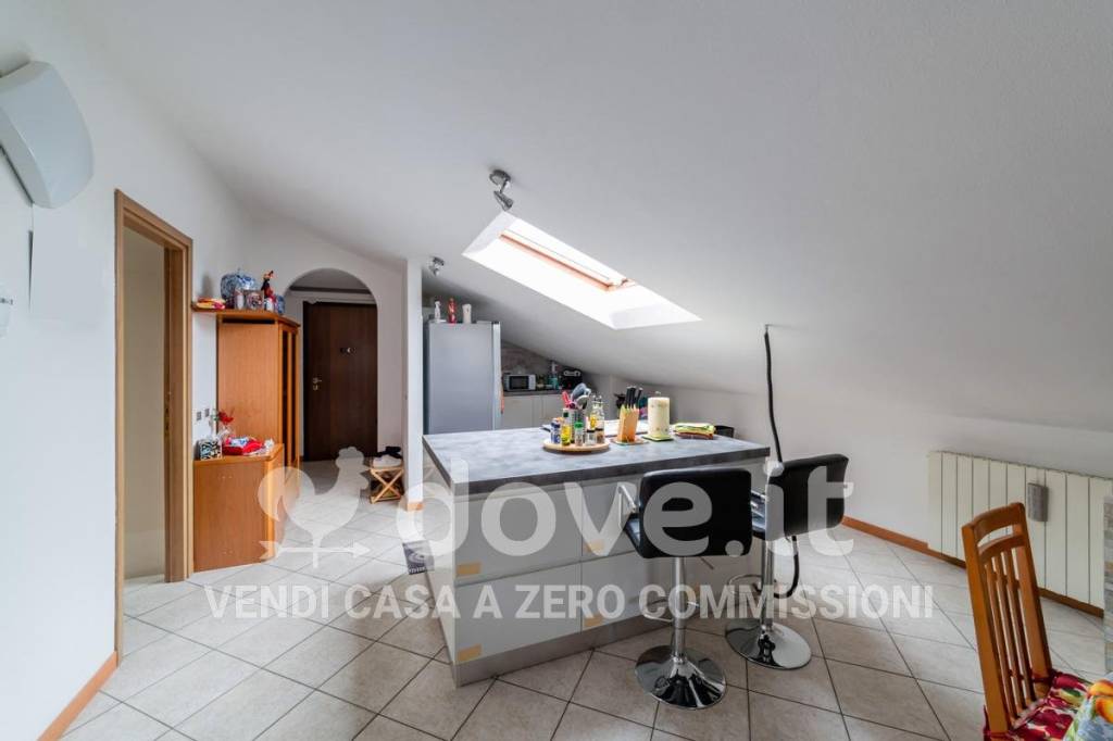 Appartamento in vendita a Merlino via Alberico da Merlino, 41