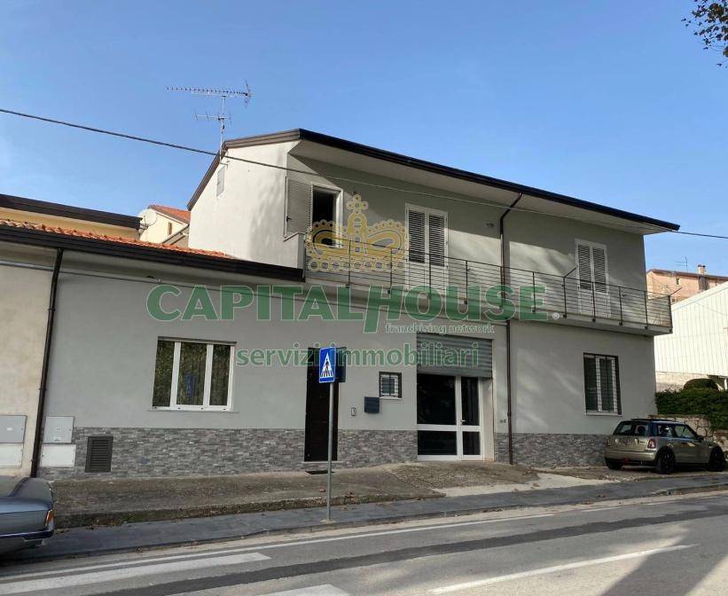 Appartamento in vendita a Parolise viale Unità d'Italia, 58