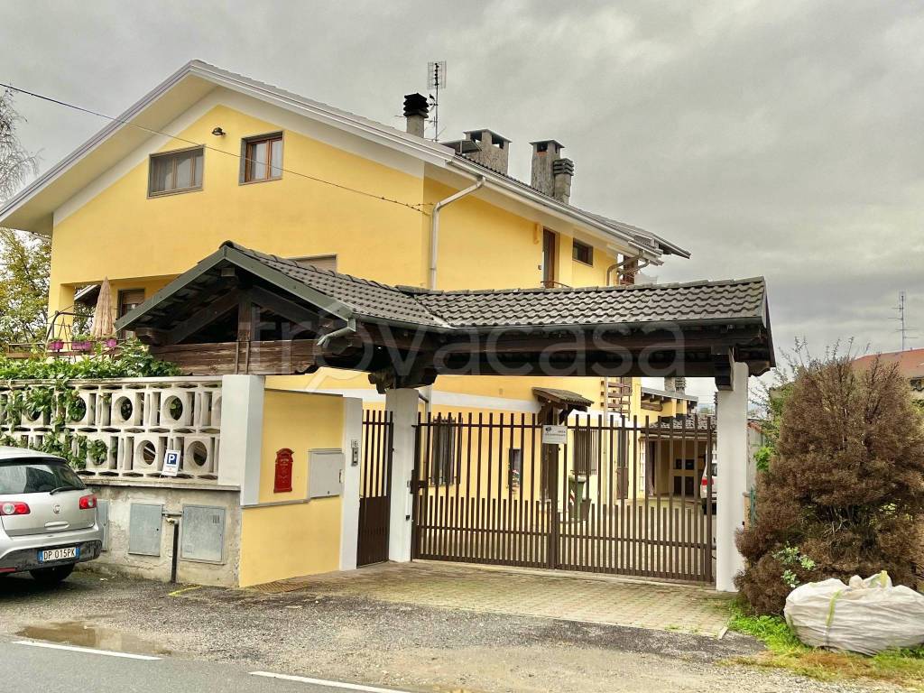 Villa Bifamiliare in vendita a Cerrione