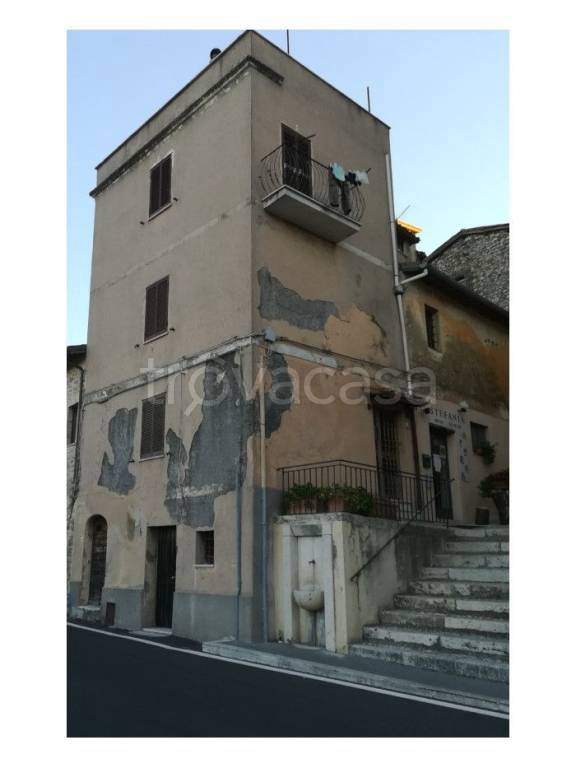 Intero Stabile in in vendita da privato a Castelnuovo di Farfa via Roma, 6
