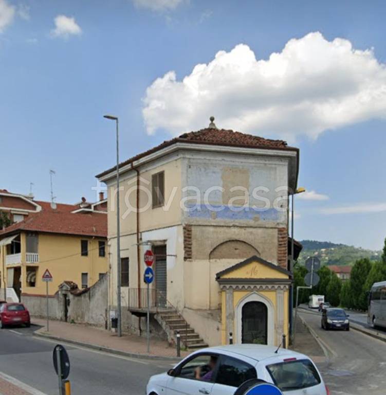 Intero Stabile in vendita a Moncalieri strada Carignano, 33