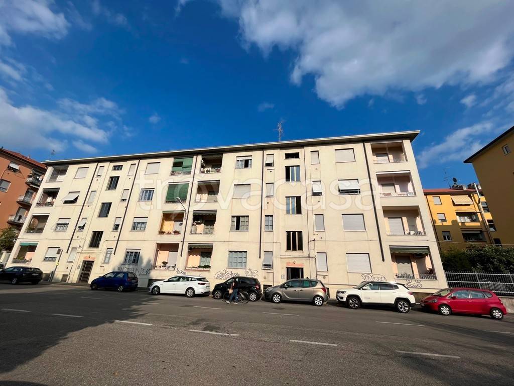 Appartamento in vendita a Monza via Calatafimi, 5