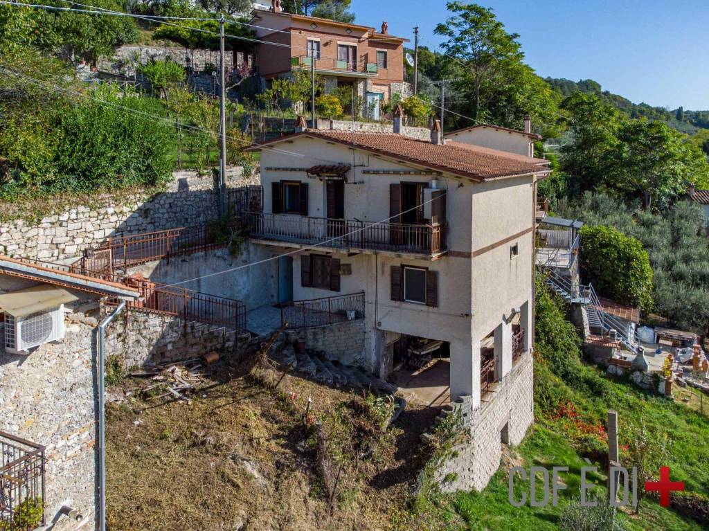 Villa Bifamiliare in vendita a Poggio San Lorenzo via Tiballi