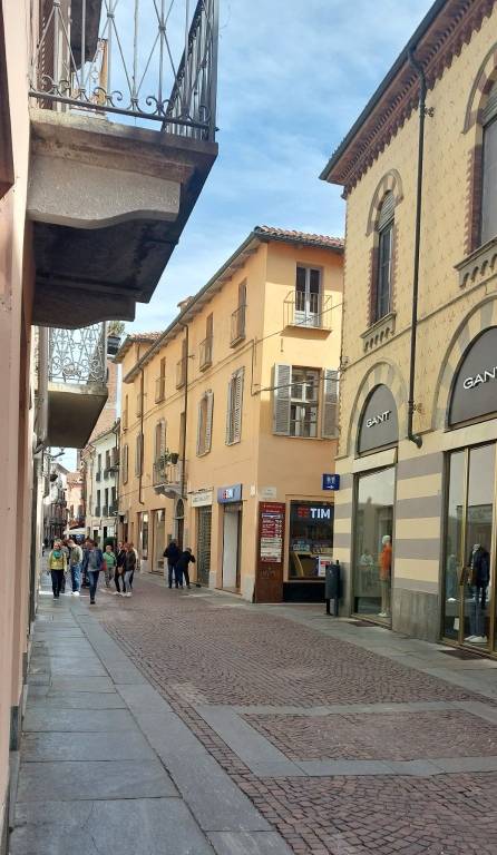 Appartamento in vendita ad Alba via Pierino Belli, 7