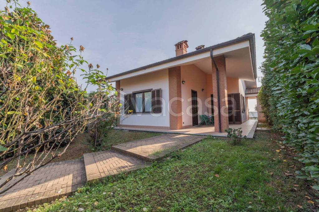 Villa in vendita a Frossasco via p. Riva